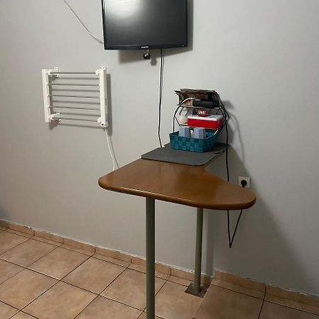 Κεντρικό Ημιυπόγειο Διαμέρισμα Volos Eksteriør billede